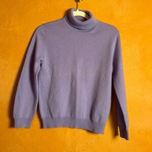 Petite Sophisticate 100% Cashmere Lavender Turtleneck Sweater Size Small